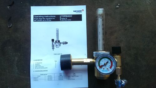 Original MESSER Druckminderer Argon Co2 Schutzgas mit Flowmeter Druckregler